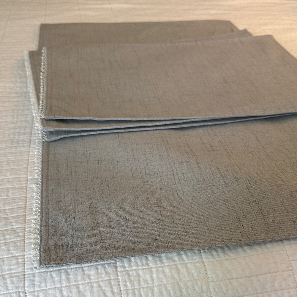 Gray Sturdy Cloth Placemats with Lace Trim Set of 6 CottageCore - Picture 5 of 5